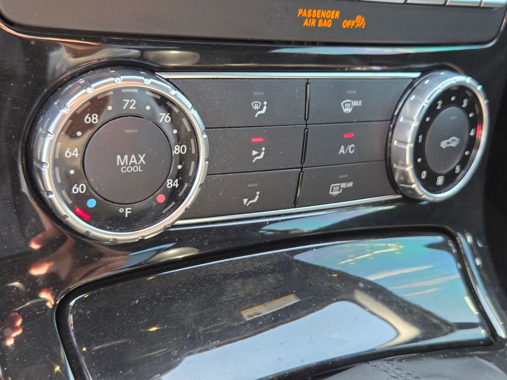 Used 2013 Mercedes-Benz SLK 350 image 24