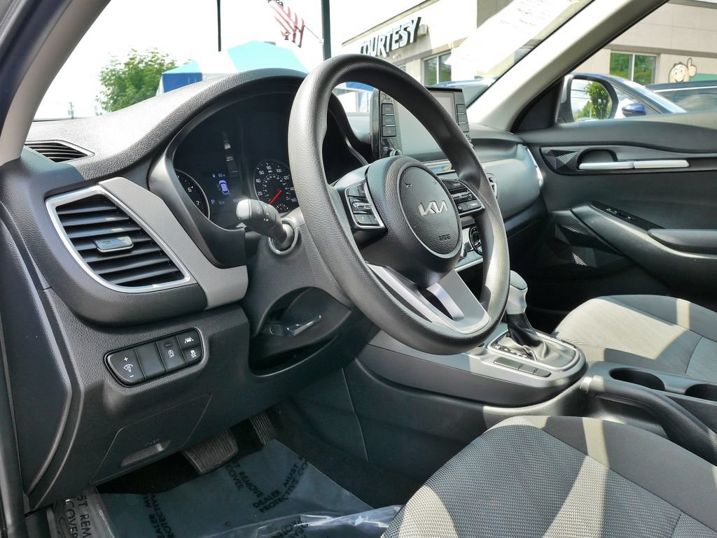 Used 2023 Kia Seltos LX AWD/4WD image 21