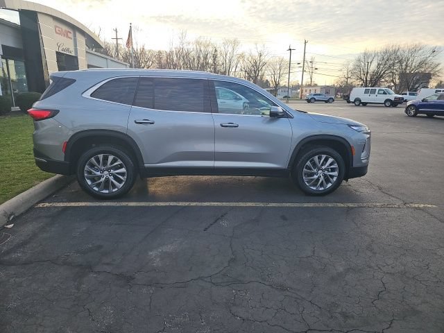Used 2025 Buick Enclave Preferred FWD image 8