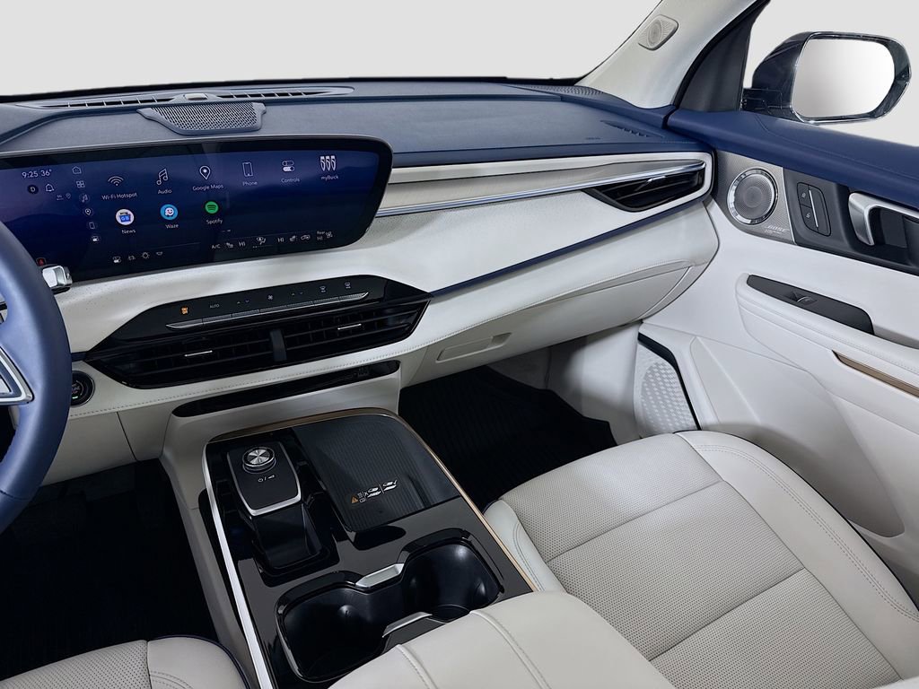 Used 2025 Buick Enclave Avenir w/ Super Cruise Package image 24