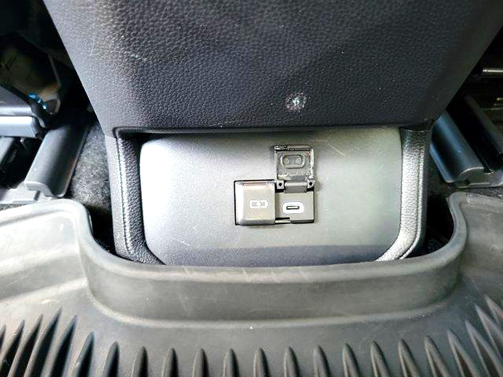 Used 2023 Toyota Highlander XLE FWD image 21