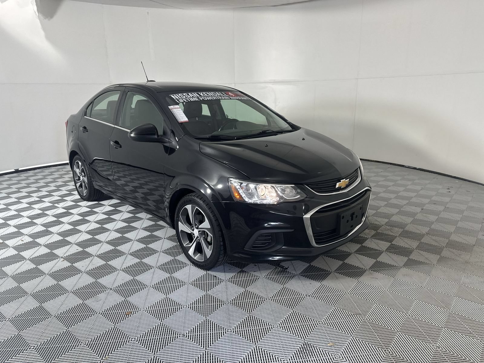 Used 2020 Chevrolet Sonic Premier FWD image 2