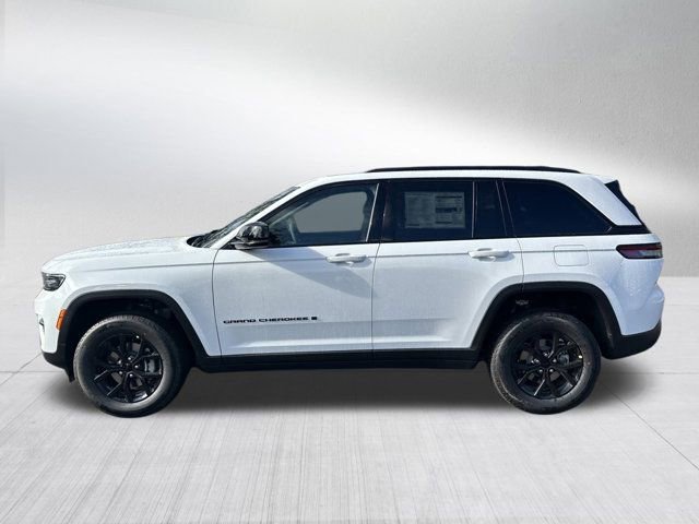 New 2025 Jeep Grand Cherokee Altitude image 8