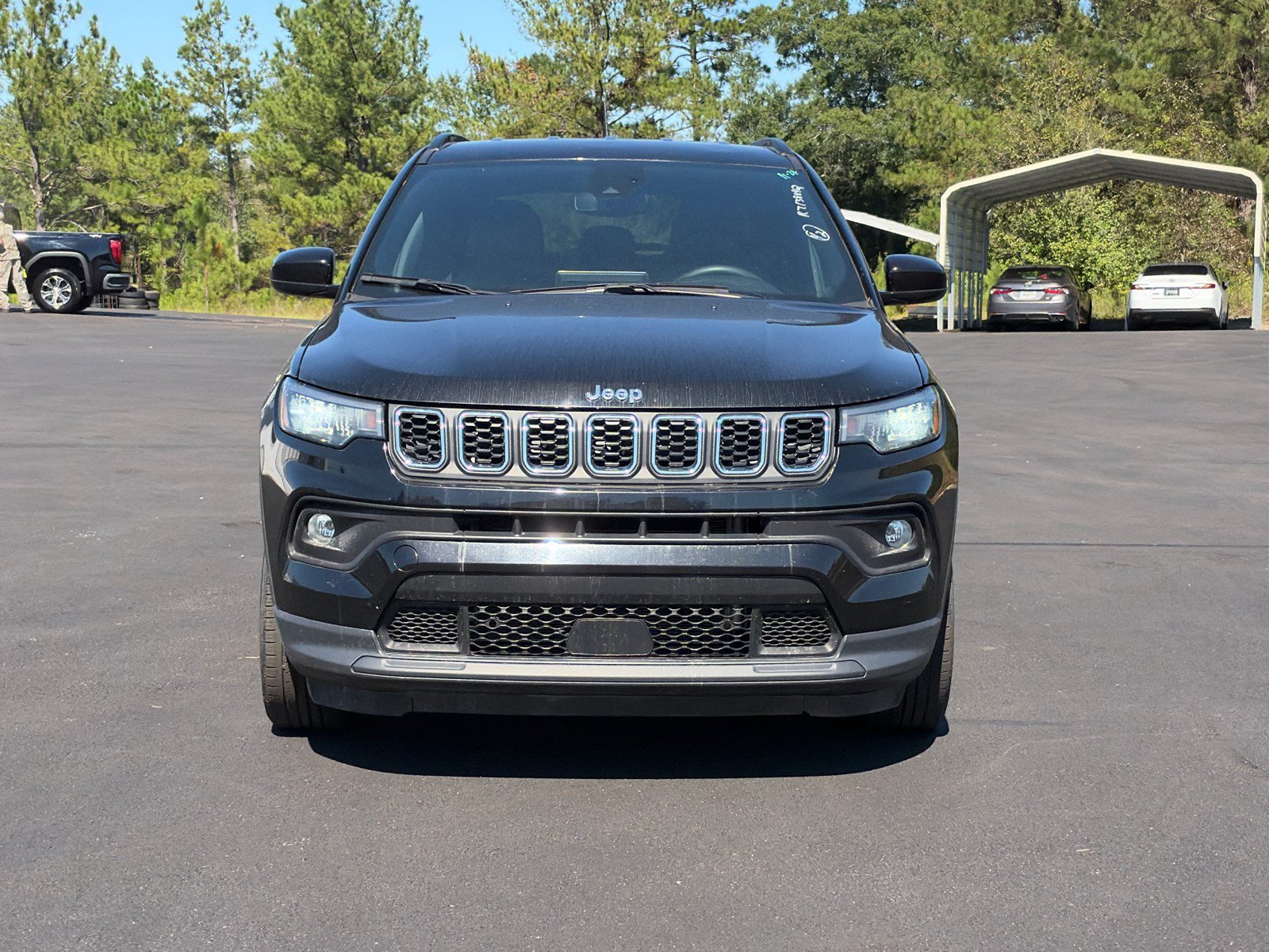 Used 2024 Jeep Compass Latitude AWD/4WD image 2