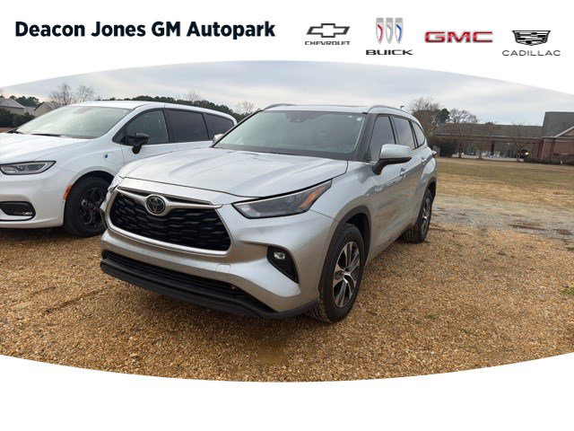 Used 2022 Toyota Highlander XLE