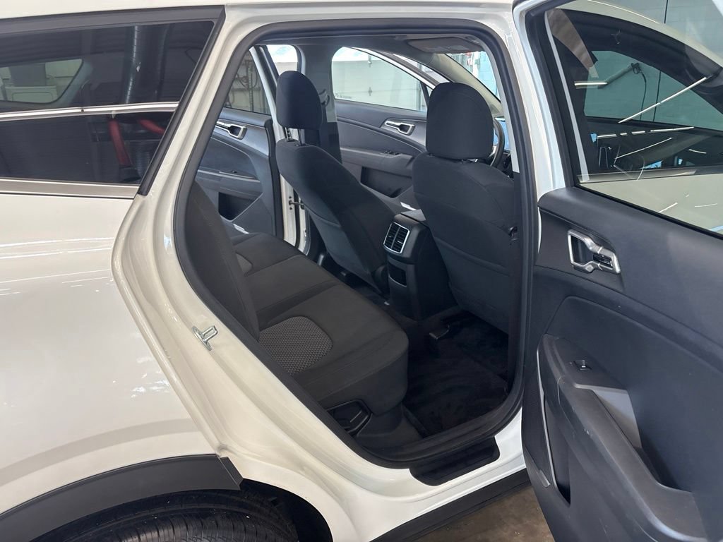 Certified 2023 Kia Sportage LX AWD/4WD image 17