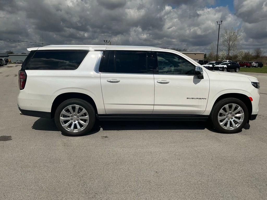 Used 2024 Chevrolet Suburban Premier w/ Advanced Technology Package AWD/4WD image 2