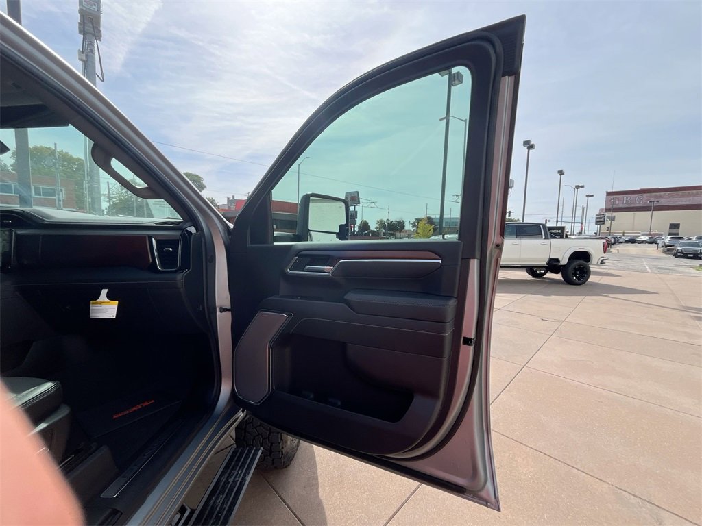 New 2025 GMC Sierra 2500 Denali w/ Denali Reserve Package image 42