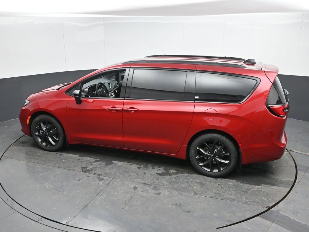 New 2026 Chrysler Pacifica Select w/ S Appearance Package FWD image 37