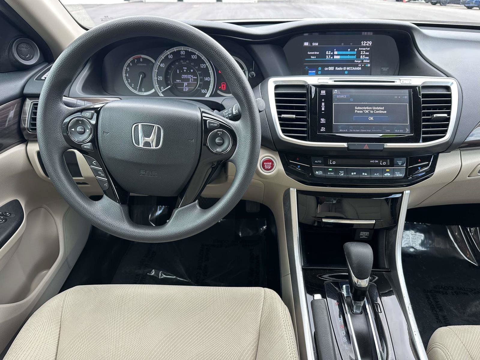 Used 2017 Honda Accord EX image 10