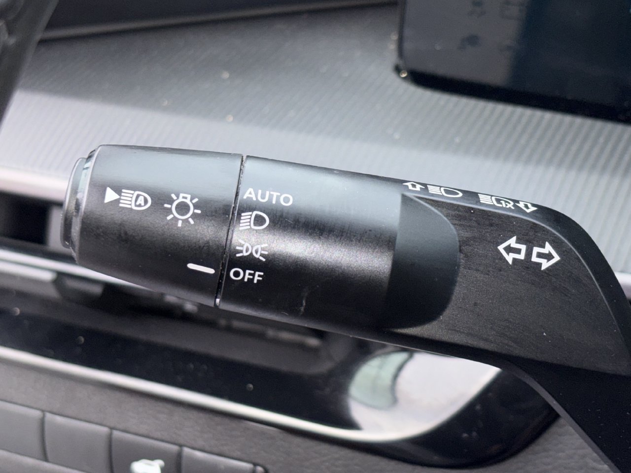 Certified 2025 Nissan Murano SV FWD image 22