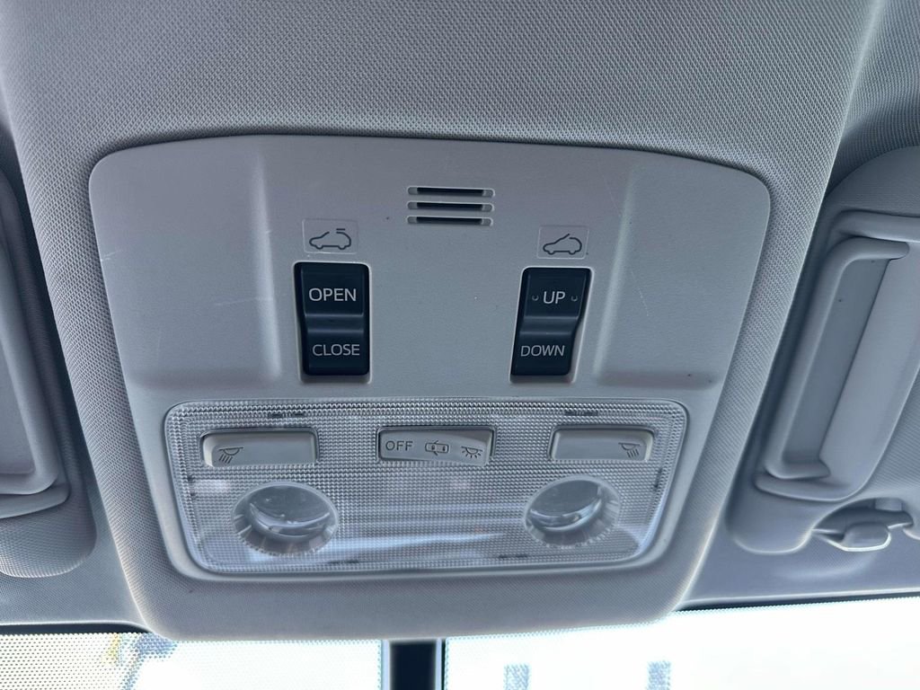 Used 2015 Toyota RAV4 Limited image 34