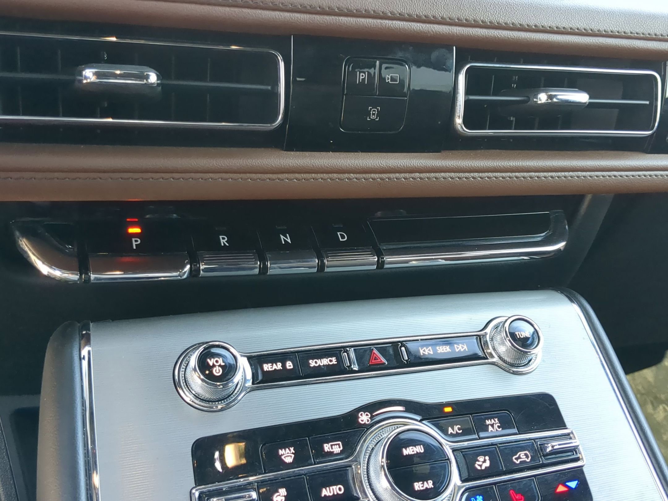 Used 2023 Lincoln Aviator Reserve w/ Equipment Group 201A image 19