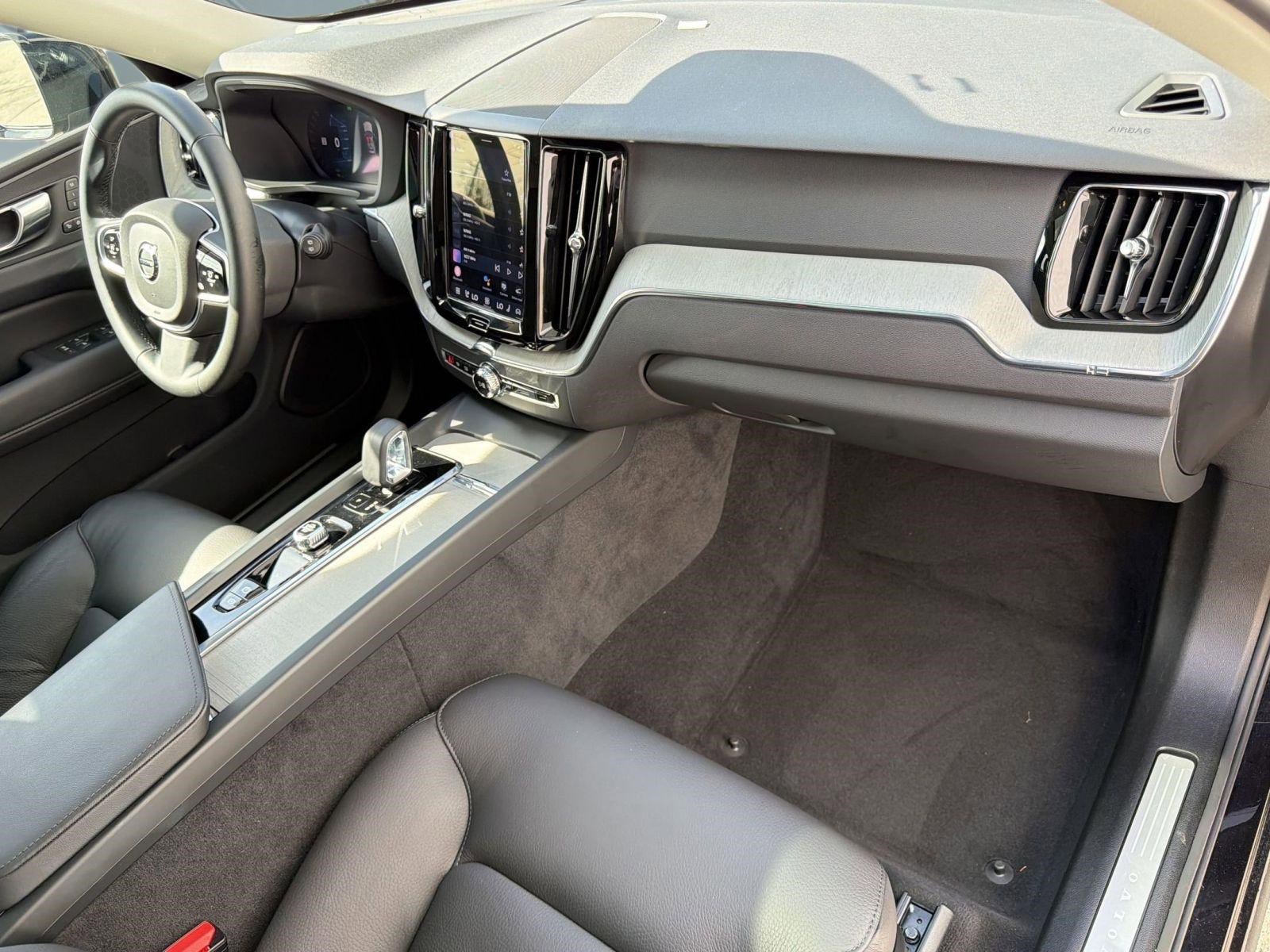 Certified 2025 Volvo XC60 B5 Plus image 31