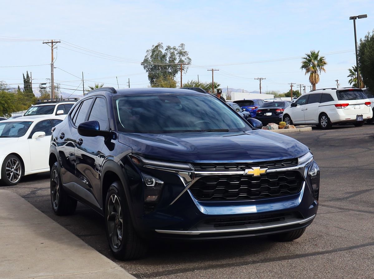 Used 2024 Chevrolet Trax LT w/ Driver Confidence Package FWD image 14