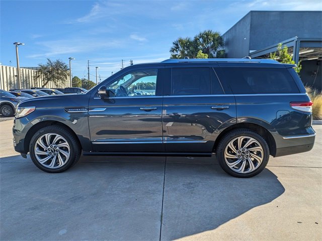 Used 2022 Lincoln Navigator Reserve image 9