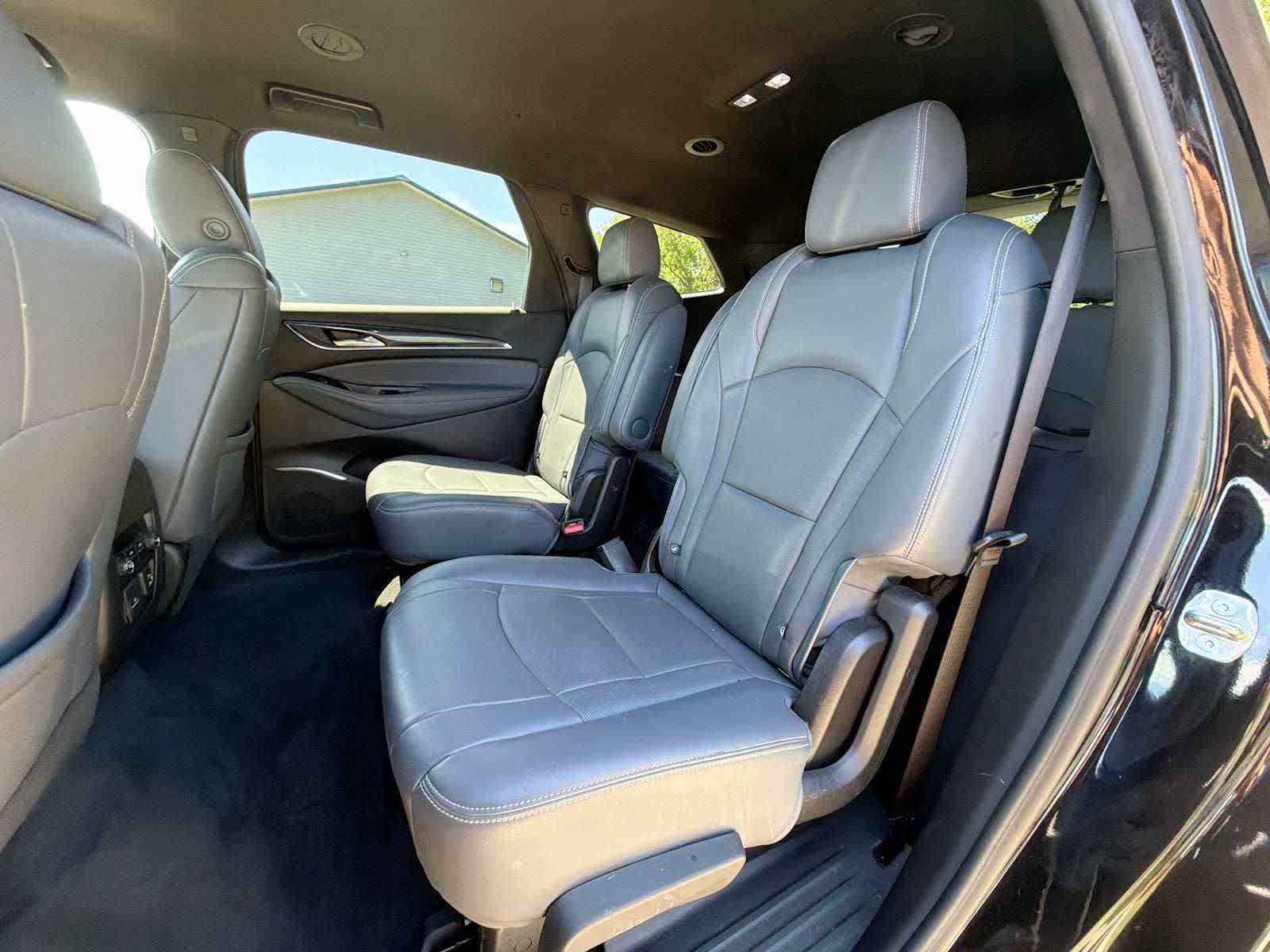 Used 2022 Buick Enclave Premium AWD/4WD image 16
