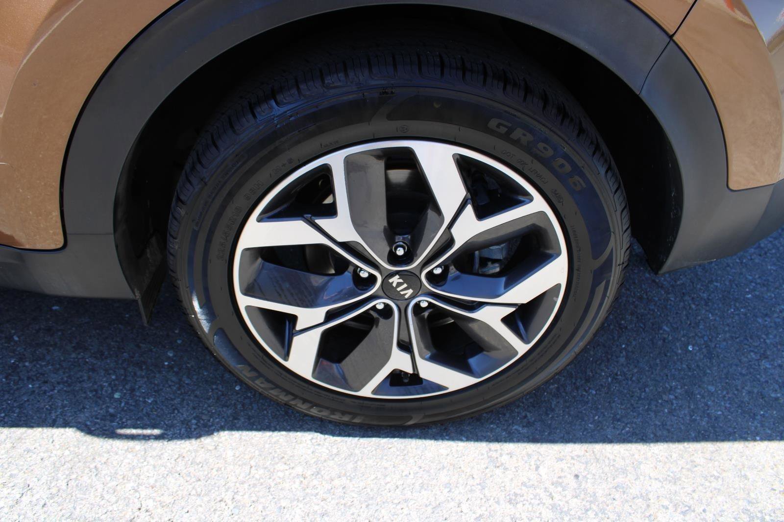 Used 2021 Kia Sportage EX image 12