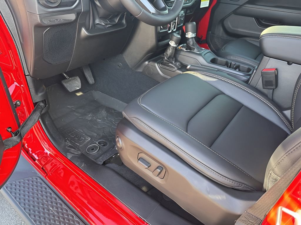 New 2025 Jeep Gladiator High Tide image 28