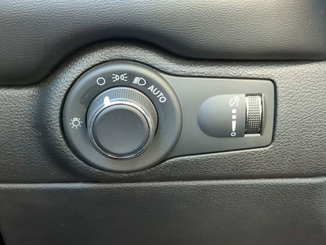 Used 2024 Dodge Durango GT image 32