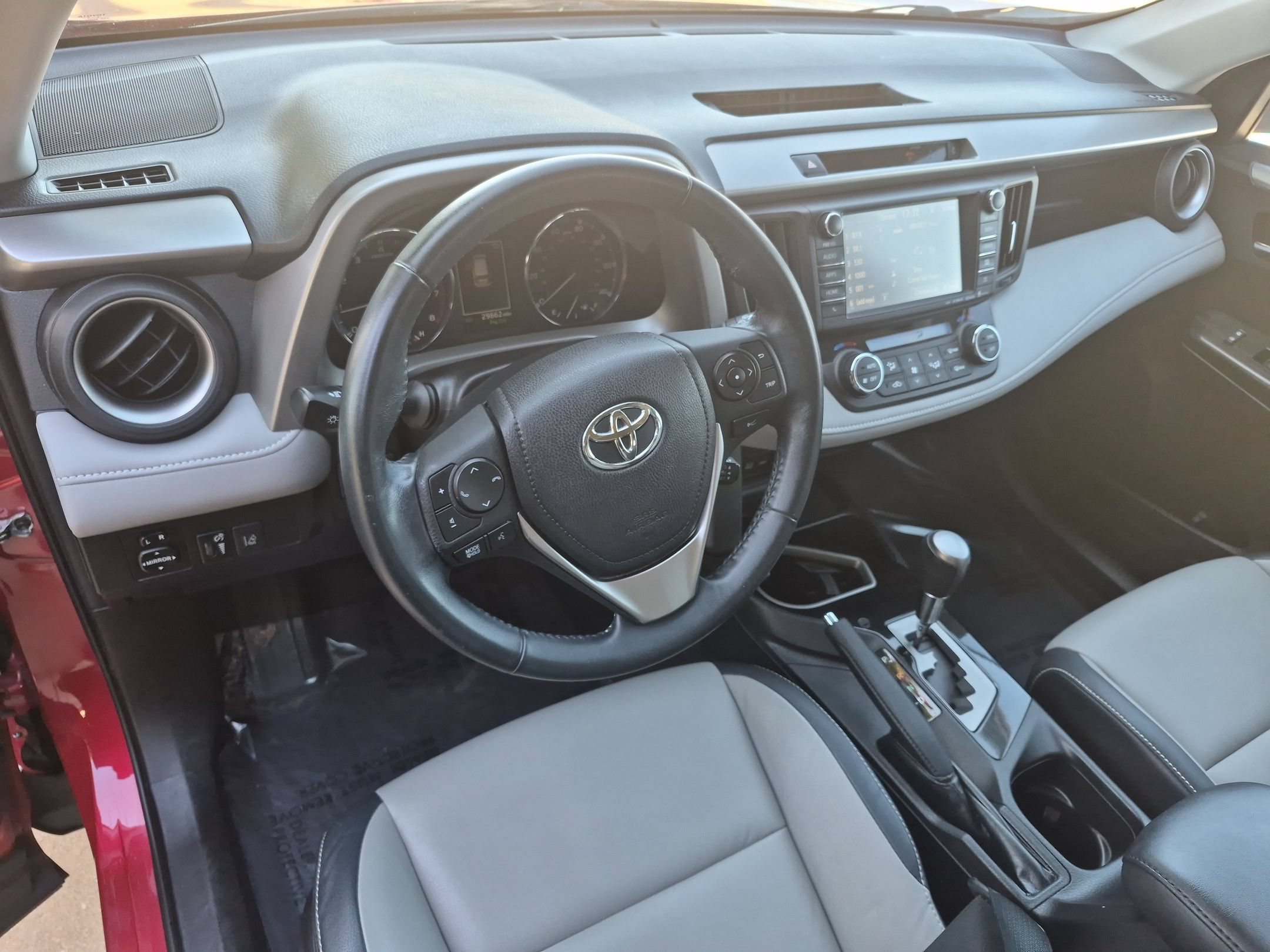Used 2016 Toyota RAV4 Limited AWD/4WD image 10