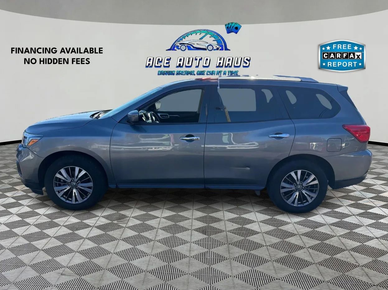 Used 2019 Nissan Pathfinder SV image 4