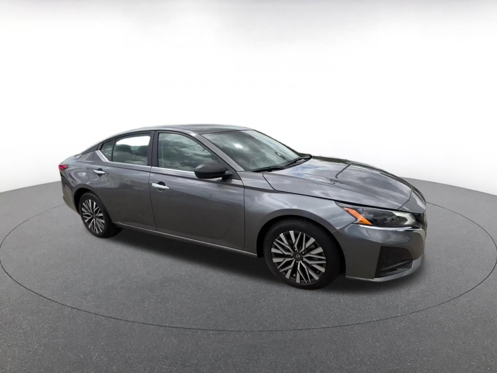 Used 2025 Nissan Altima 2.5 SV FWD video 2