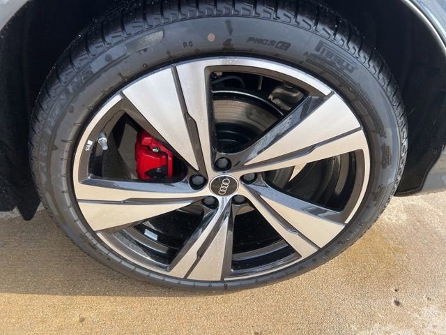 New 2025 Audi SQ5 Prestige image 11