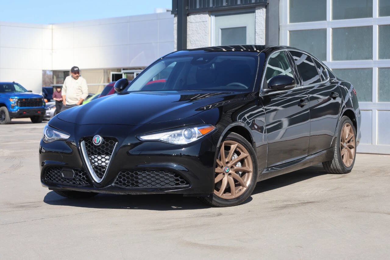 Used 2020 Alfa Romeo Giulia Sprint w/ Cold Weather Package image 3
