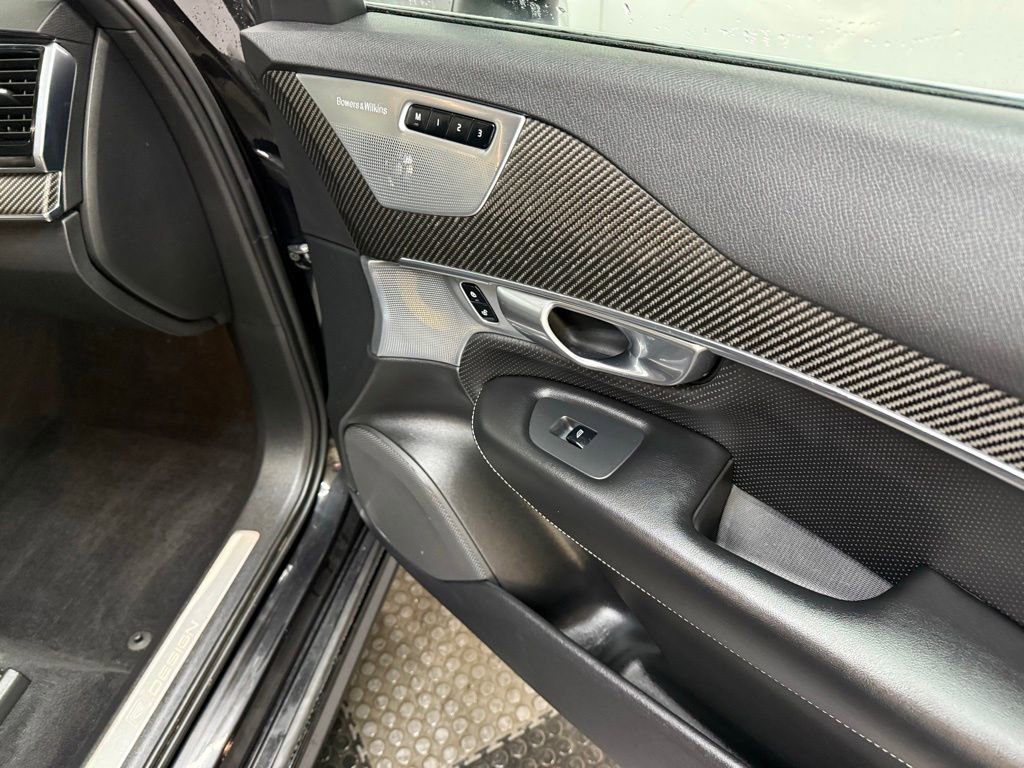 Used 2025 Volvo XC90 B5 Plus w/ Protection Package Premier image 57