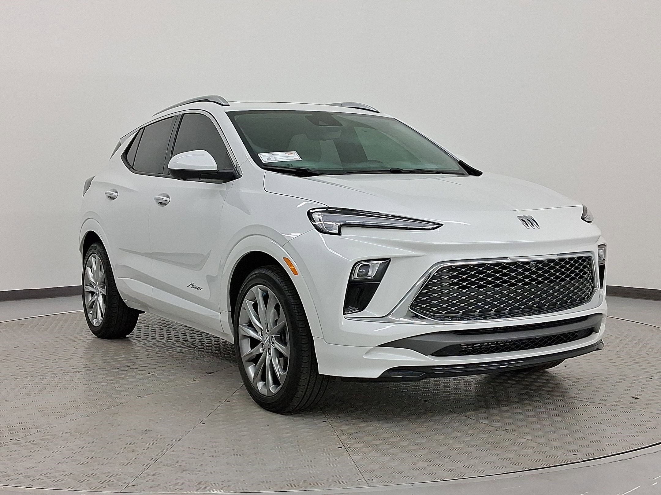 Used 2025 Buick Encore GX Avenir w/ Avenir Technology Package image 7