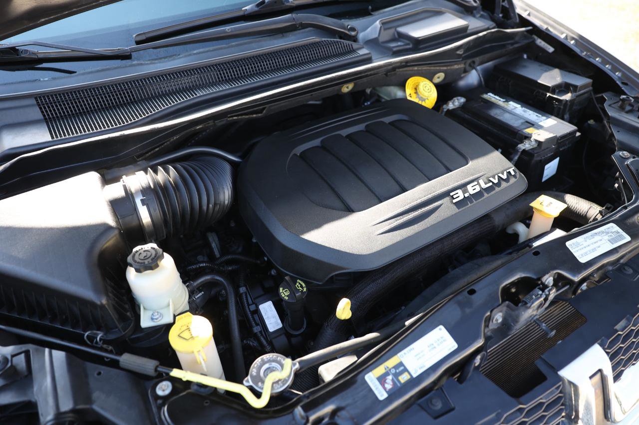 Used 2015 Dodge Grand Caravan American Value Package image 40