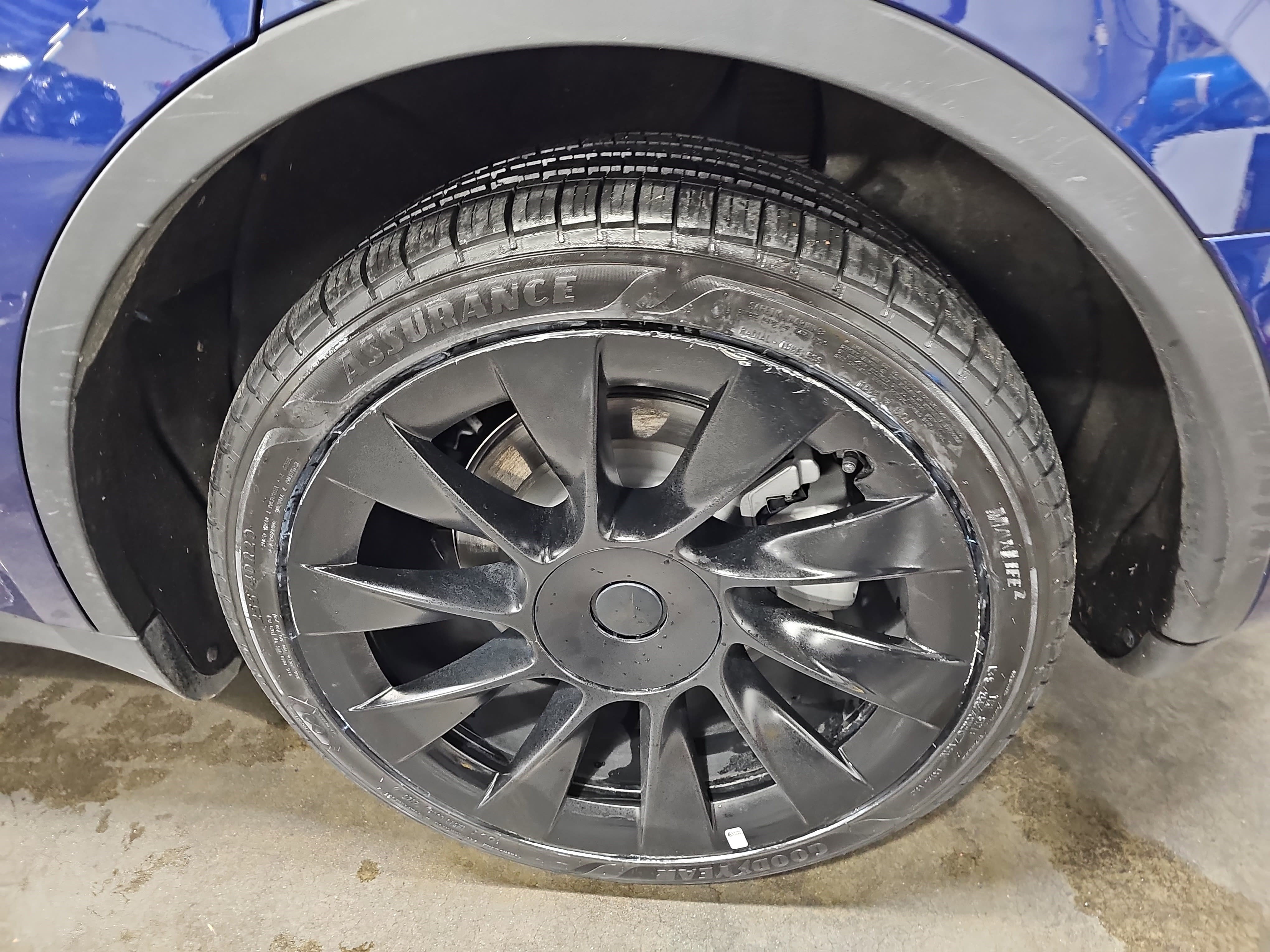 Used 2022 Tesla Model Y Long Range image 35