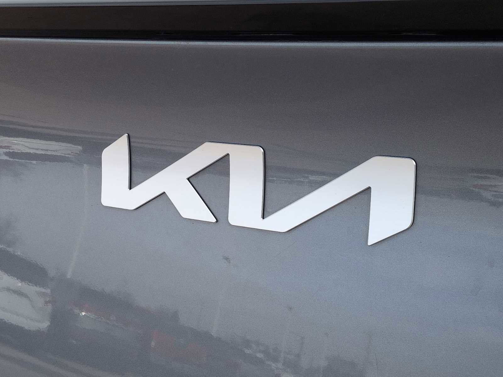 Used 2025 Kia Sportage LX image 13