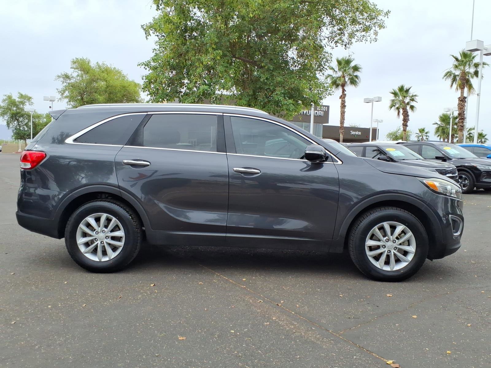 Used 2018 Kia Sorento LX image 6
