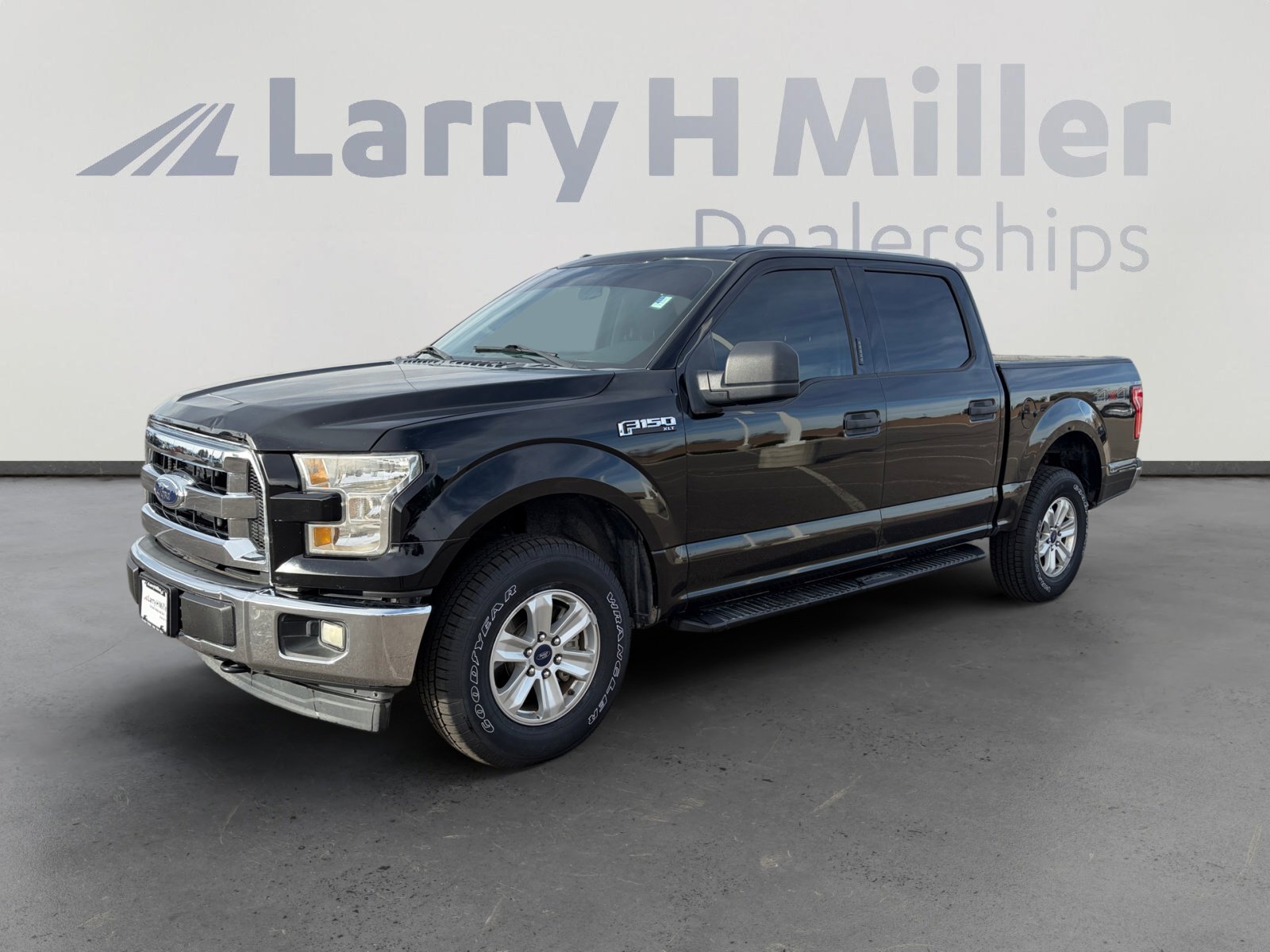 Used 2017 Ford F150 XLT image 1