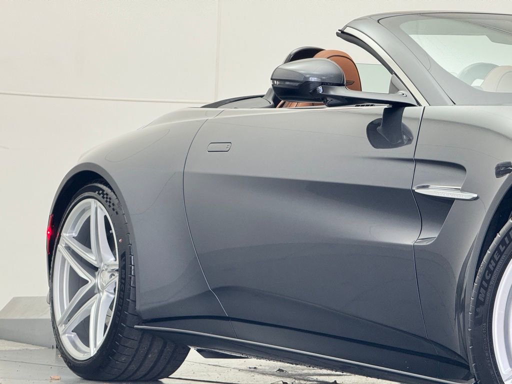 New 2026 Aston Martin V8 Vantage Roadster image 39