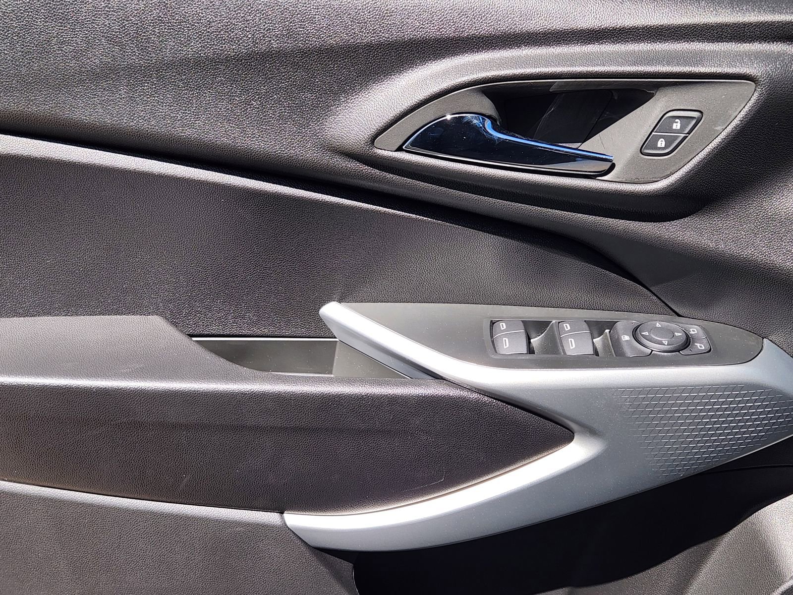 New 2026 Chevrolet Trax RS w/ Driver Confidence Package image 20