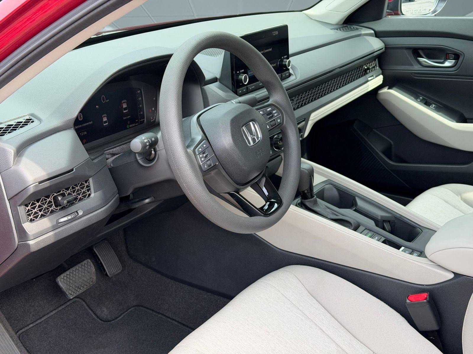 Used 2025 Honda Accord LX image 4
