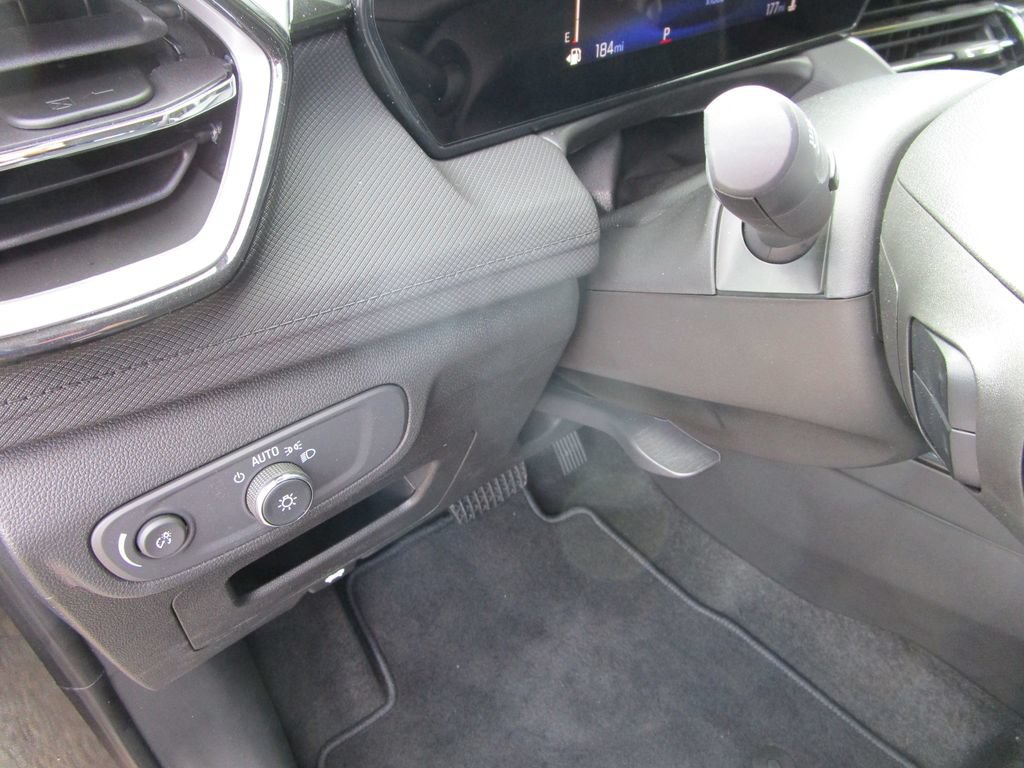 New 2026 Chevrolet TrailBlazer LT w/ Convenience Package FWD image 26