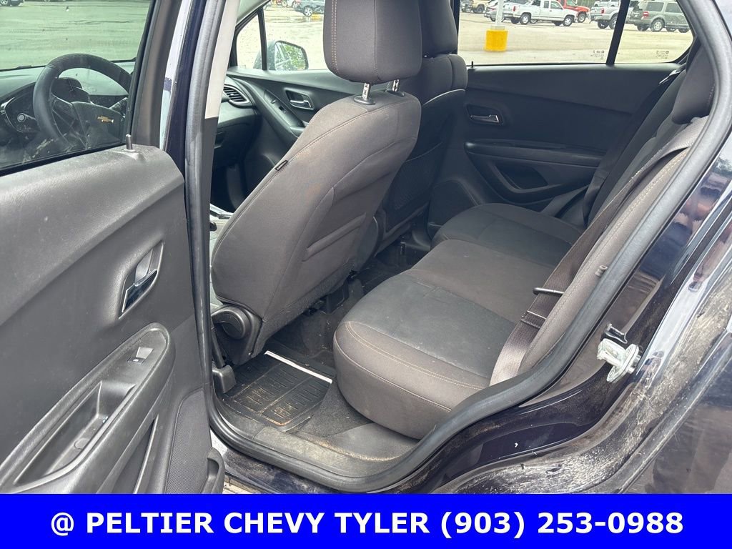Used 2021 Chevrolet Trax LS w/ Tint and Cruise Package FWD image 17