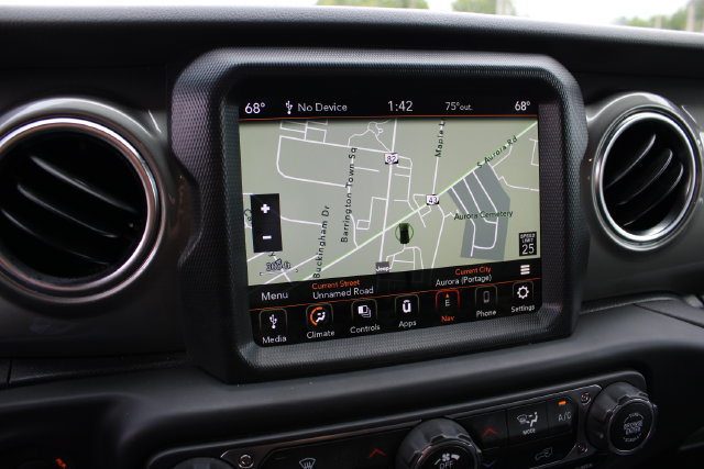 Used 2022 Jeep Wrangler Unlimited Sahara AWD/4WD image 20