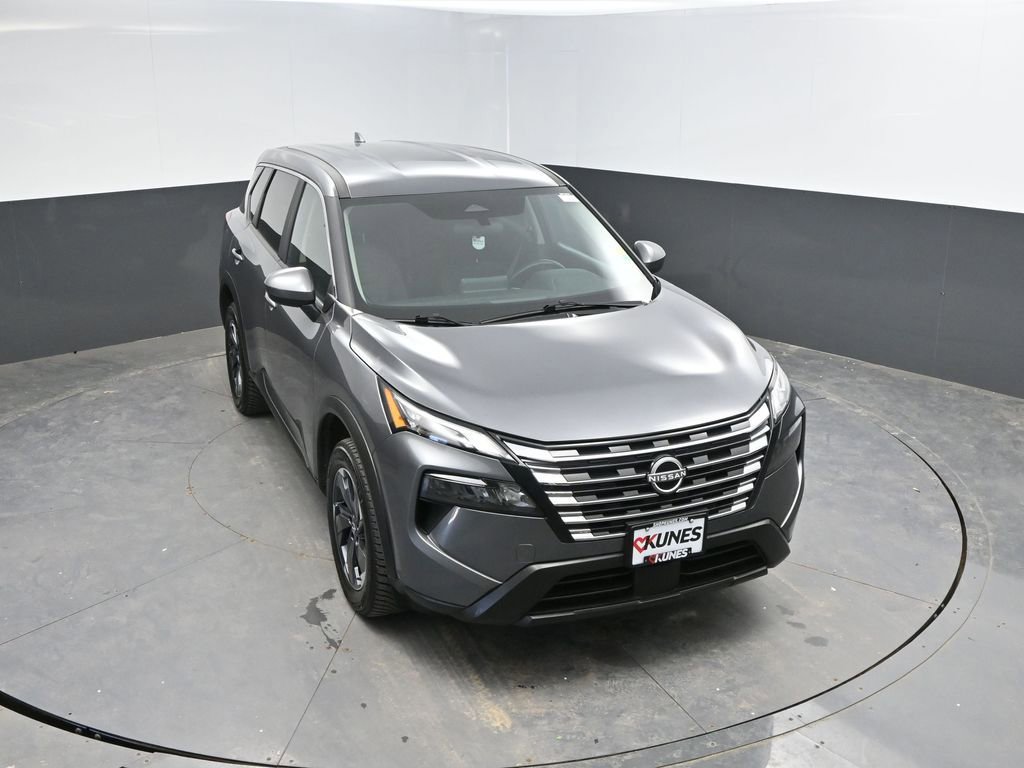 Used 2025 Nissan Rogue SV AWD/4WD image 22