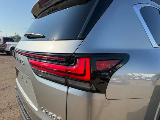 Used 2024 Lexus LX 600 4WD w/ Luxury Package image 13
