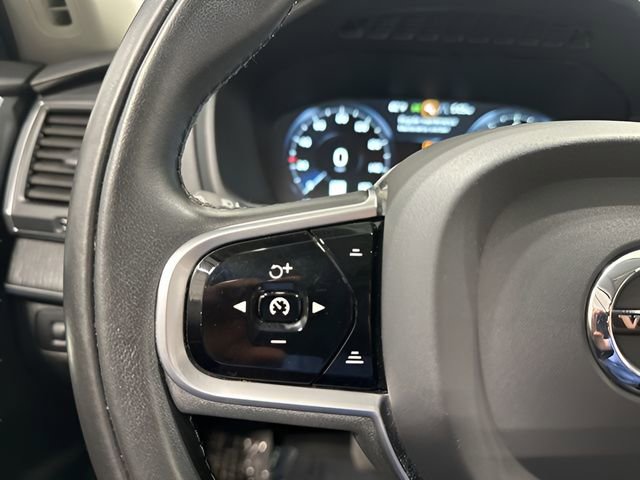 Used 2020 Volvo XC90 T6 Momentum w/ Protection Package image 18