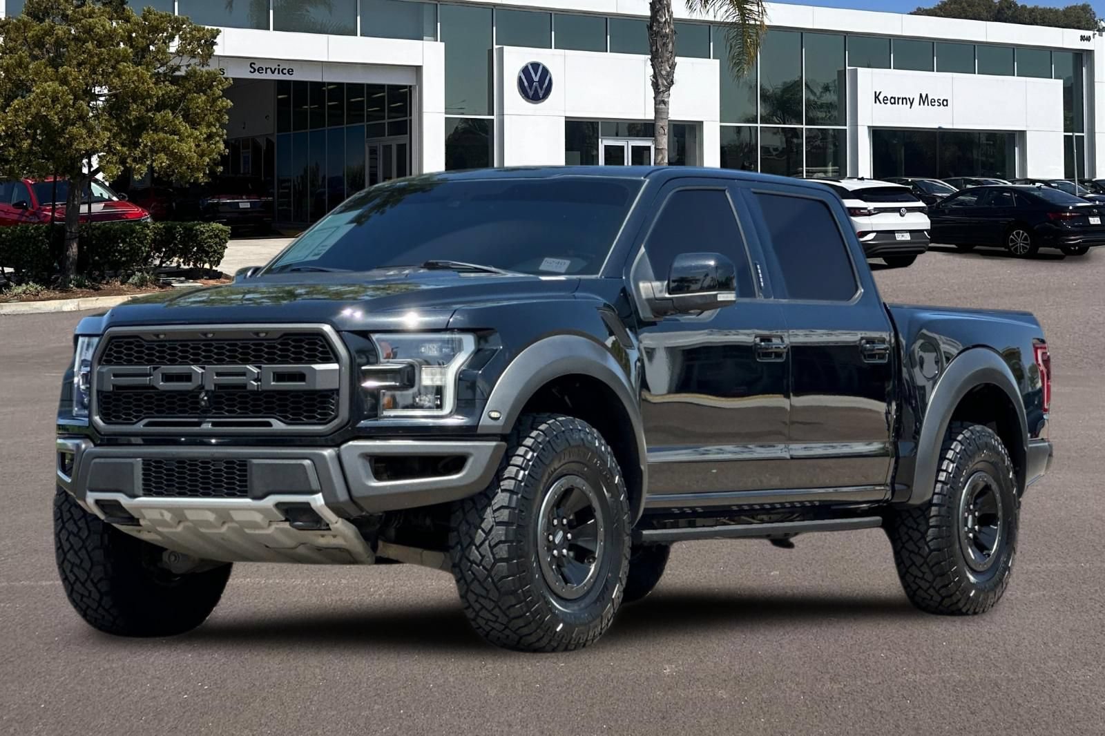 Used 2018 Ford F150 Raptor w/ Equipment Group 802A Luxury AWD/4WD image 8