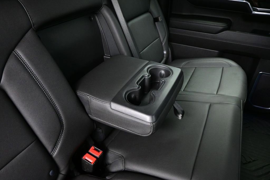 Used 2024 Chevrolet Silverado 1500 LT Trail Boss w/ LT Trail Boss Premium Package AWD/4WD image 32