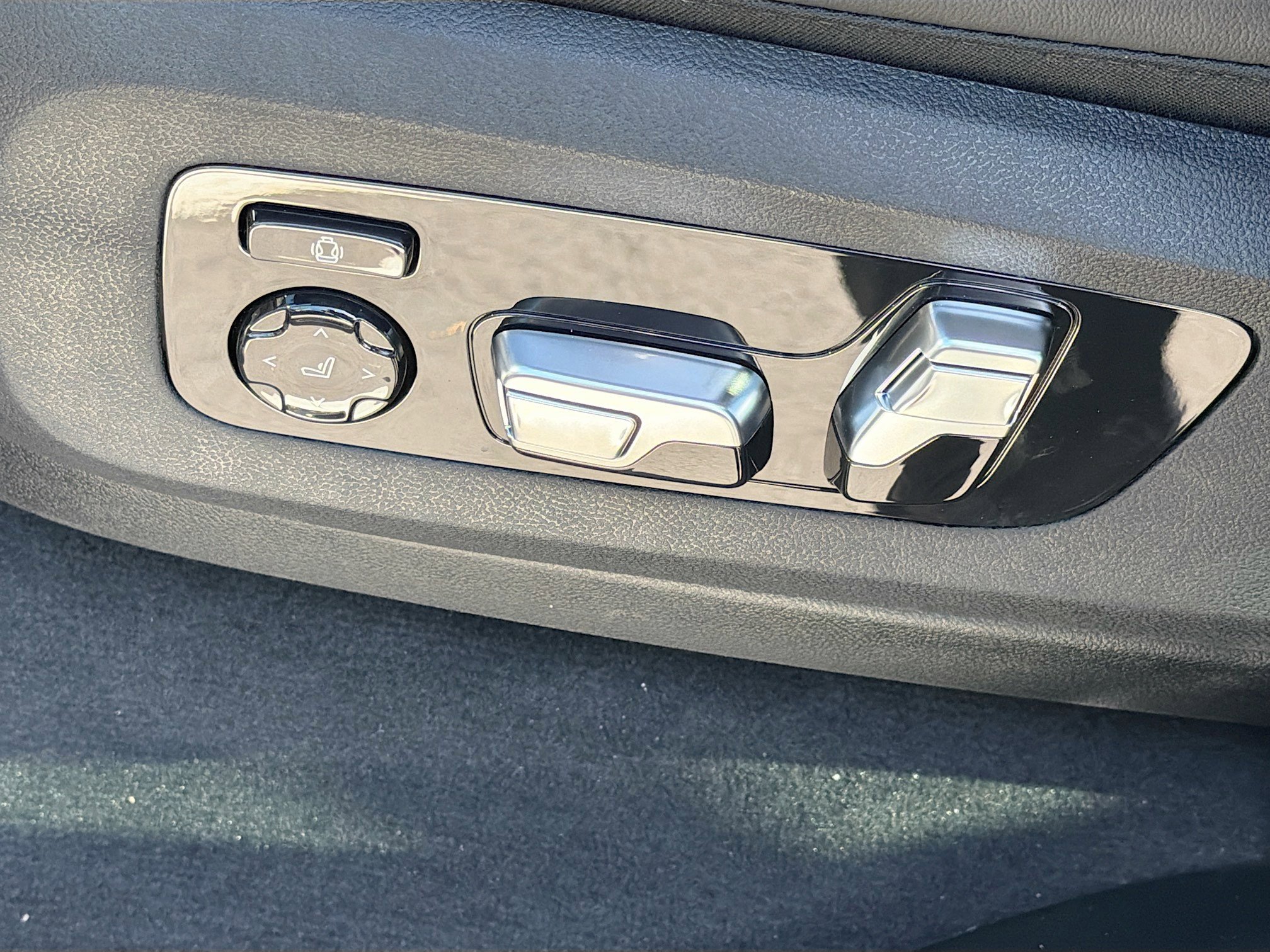 New 2026 BMW X5 sDrive40i w/ M Sport Package image 25