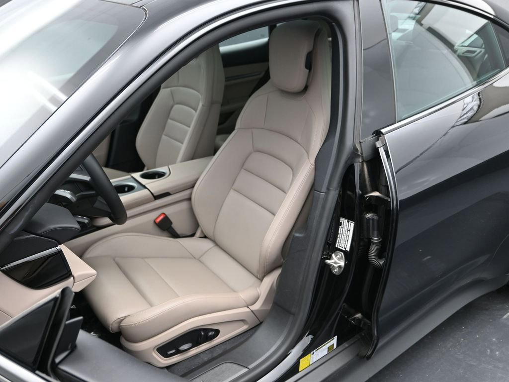 New 2025 Porsche Taycan 4S image 5