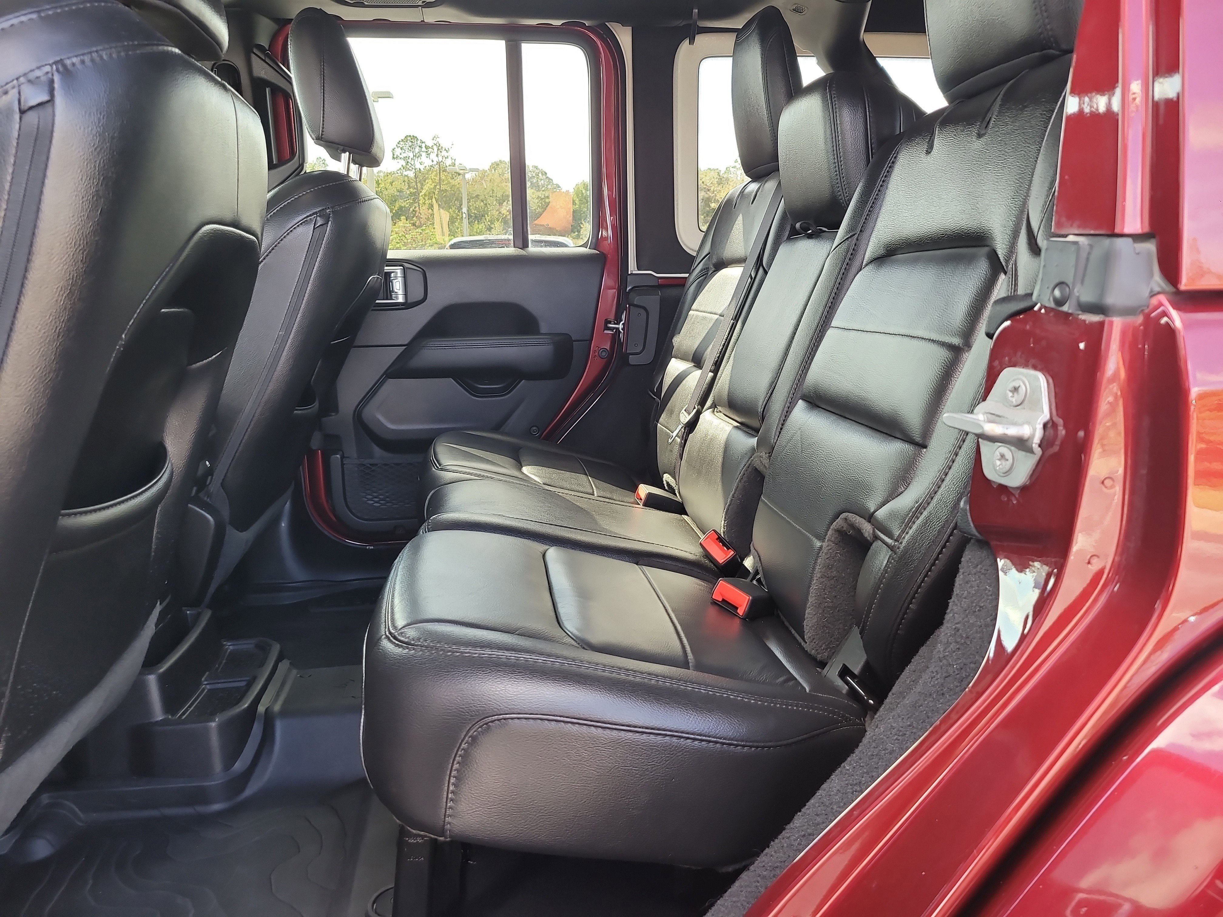 Used 2021 Jeep Wrangler Unlimited Sahara image 11